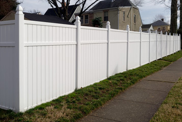 How to Maintain a Vinyl Fence
